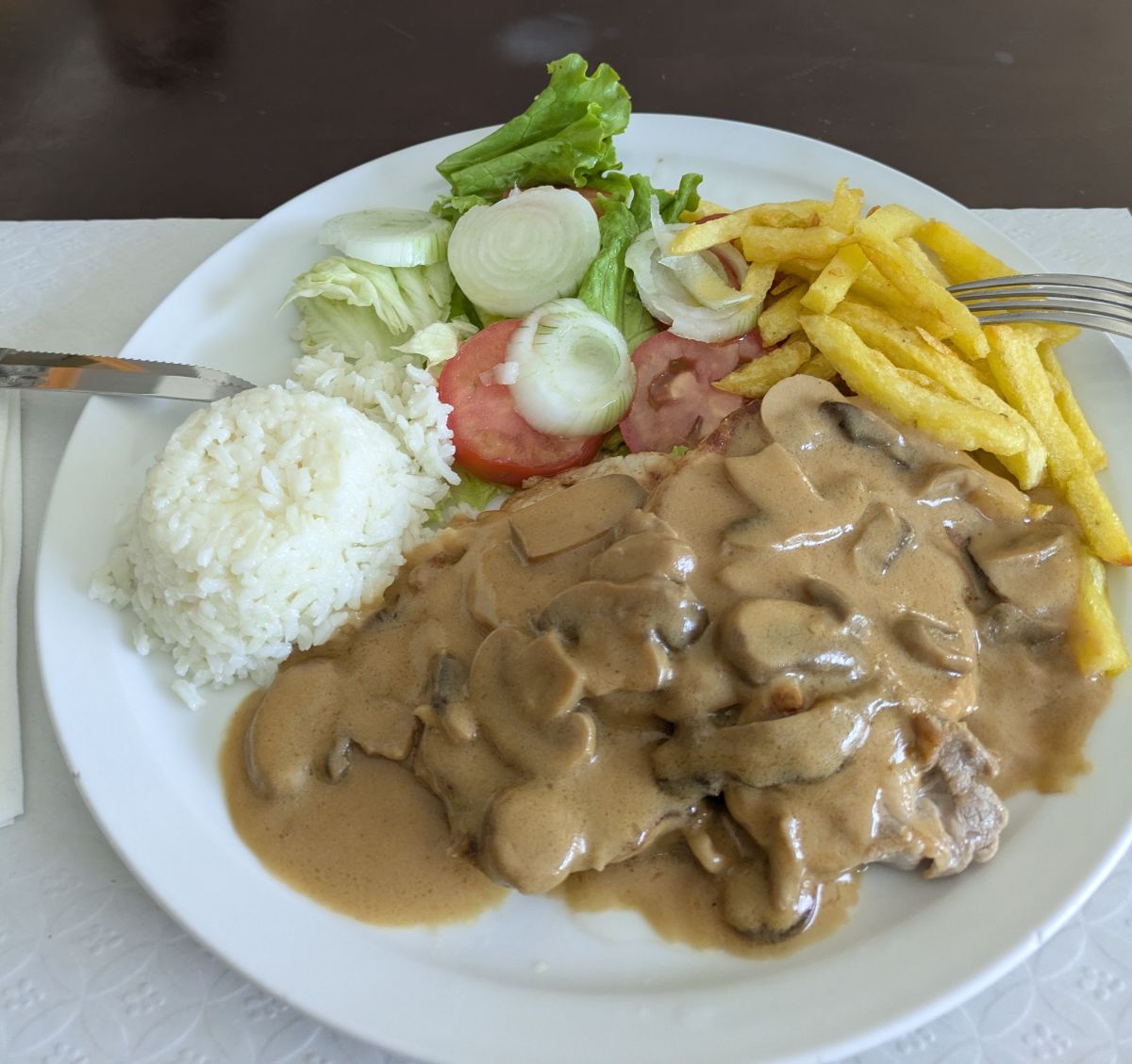 12-Menu del Dia in der klimatisierten Bar